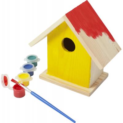 Birdhouse with pai...